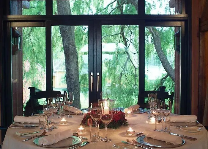 Engo Gard & Restaurant מלון