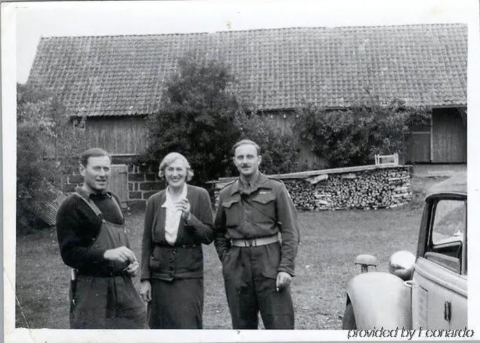 Engo Gard & Restaurant מלון 5*