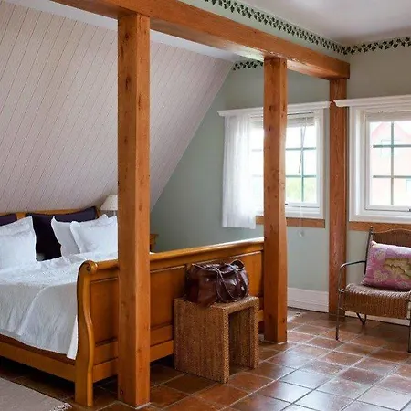 Hotel Engo Gard & Restaurant 5*